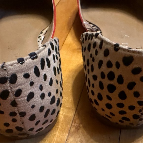 Red Pointed Toe Flats w/ Leopard Print Back. Business in front; party in back! - Picture 6 of 6
